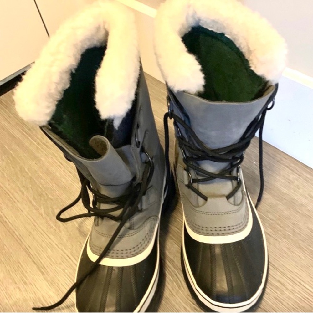 Sorel Gray and Black Winter/Snow Boots
